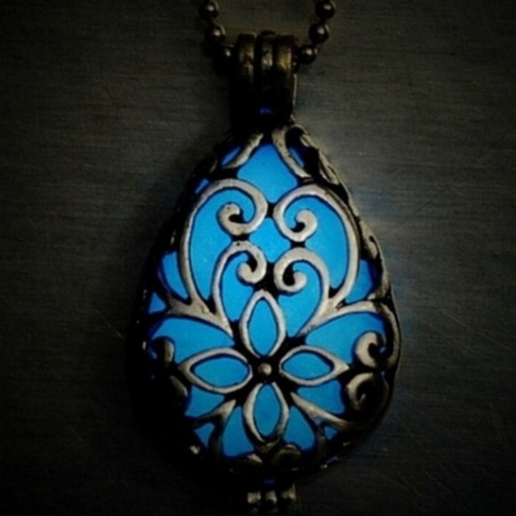 Glow in the Dark Filigree Locket Necklace - Picture 3 of 5